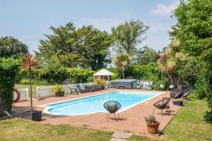 Piscina en o cerca de Fitchey woodland cabin