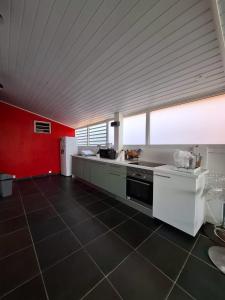 Dapur atau dapur kecil di Villa T4 paradise