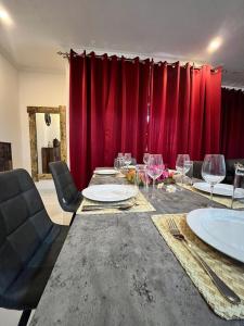 Khu vực ghế ngồi tại Nayuha Buildings Apt B2