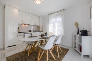Cucina o angolo cottura di Ferienwohnungen mit Gratis Parkplatz Eichen