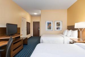 TV a/nebo společenská místnost v ubytování Fairfield Inn by Marriott Deptford + 15 fotografií