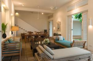 Gallery image of Sri Villas in Bentota