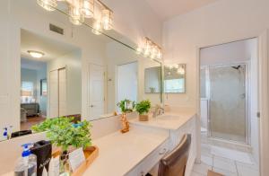 Weeki Wachee River Home on Main River by Park! 욕실