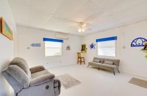 Weeki Wachee River Home on Main River by Park! 휴식 공간