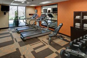 Fitness centrum a/nebo fitness zařízení v ubytování Courtyard Texarkana