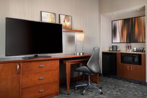 Köök või kööginurk majutusasutuses Courtyard by Marriott Phoenix Mesa