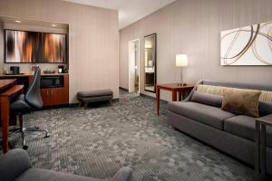 Köök või kööginurk majutusasutuses Courtyard by Marriott Phoenix Mesa