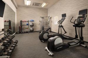Spordikeskus ja/või sportimisvõimalused majutusasutuses Courtyard by Marriott Phoenix Mesa