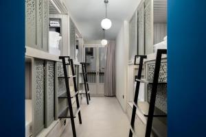 Gambar di galeri bagi Coeo Hernan Ruiz Rooftop Pool Hostel di Málaga
