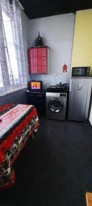 Η κουζίνα ή μικρή κουζίνα στο apartment megi