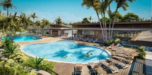 Bazén v ubytování Upstay - Brand New Condo w Pool - Near the Beach nebo v jeho okolí