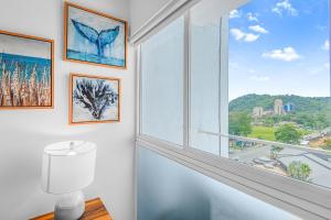 Koupelna v ubytování Upstay - Brand New Condo w Pool - Near the Beach