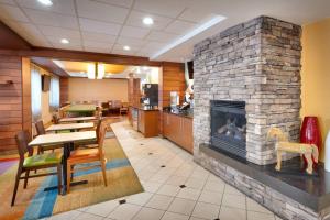 Kuchyň nebo kuchyňský kout v ubytování Fairfield Inn by Marriott Provo