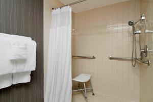 Vannituba majutusasutuses Courtyard by Marriott Cocoa Beach Cape Canaveral