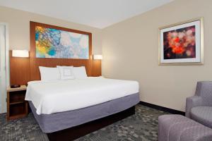 Voodi või voodid majutusasutuse Courtyard by Marriott Cocoa Beach Cape Canaveral toas