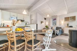 Kuchyň nebo kuchyňský kout v ubytování Ferienhaus Panoramablick 19 - Sankt Andreasberg im Harz