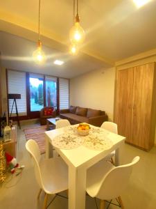 Istumisnurk majutusasutuses Apartmani Vujanac