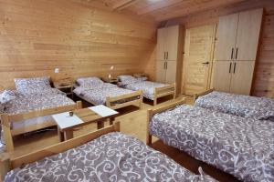 Postel nebo postele na pokoji v ubytování Gorska vila Vasilija + 20 fotografií