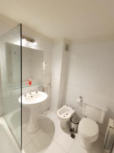 Ένα μπάνιο στο Mendozinn APARTMENTS