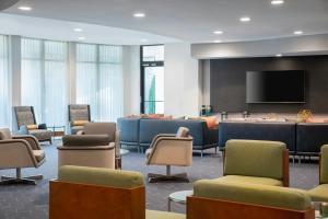 TV a/nebo společenská místnost v ubytování Courtyard by Marriott Providence Lincoln