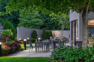 Zahrada ubytování Courtyard by Marriott Providence Lincoln