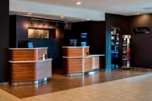 Fuajee või vastuvõtt majutusasutuses Courtyard by Marriott Poughkeepsie