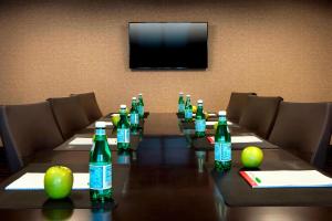 Zona business o sala conferenze di Courtyard by Marriott Poughkeepsie