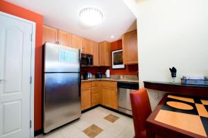 Kuchyň nebo kuchyňský kout v ubytování Residence Inn by Marriott Toronto Vaughan