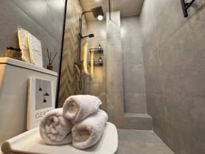 Ένα μπάνιο στο Saryan Vibes Boutique Stay with Netflix and Self Check-in