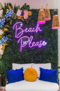 Φωτογραφία από το άλμπουμ του Walk to the Beach, Large Pool, Balcony, Charcoal Grill, Beach Accessories, Pet Friendly σε Corpus Christi