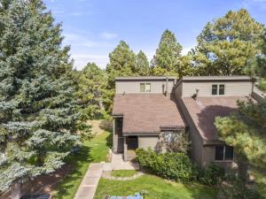 En have udenfor Serene Flagstaff home with tranquil Mountain Views
