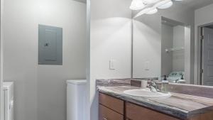 JenksLanding at The Reserve at Elm - 2 Bedrooms in Jenks的相册照片