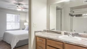JenksLanding at The Reserve at Elm - 2 Bedrooms in Jenks的相册照片