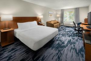 Postel nebo postele na pokoji v ubytování Fairfield Inn & Suites Portland South/Lake Oswego