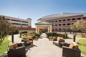 Zahrada ubytování Courtyard by Marriott Oklahoma City Downtown