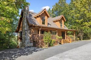 ガトリンバーグにあるMountain Haven Cabinの私道付きログキャビンハウス