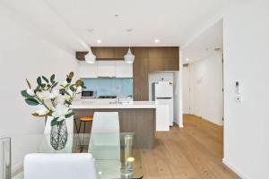 صورة لـ The Even Apartment in Carnegie with parking في Carnegie
