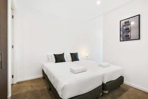 صورة لـ The Even Apartment in Carnegie with parking في Carnegie