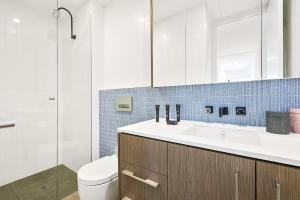 صورة لـ The Even Apartment in Carnegie with parking في Carnegie