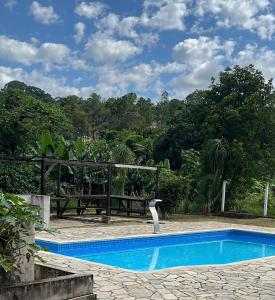 Swimmingpoolen hos eller tæt på Vila Esperanza