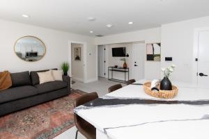 Gallery image of Family Duplex Suite in Downtown Sandusky Sleeps 12! in Sandusky