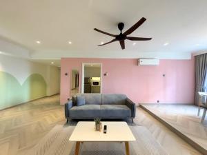 Posezení v ubytování 3R12Pax Fahrenheit88 C10-14 Opposite Pavilion KL Bukit Bintang Kaite Homestay