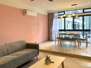 Posezení v ubytování 3R12Pax Fahrenheit88 C10-14 Opposite Pavilion KL Bukit Bintang Kaite Homestay