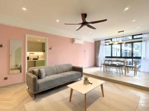 Posezení v ubytování 3R12Pax Fahrenheit88 C10-14 Opposite Pavilion KL Bukit Bintang Kaite Homestay