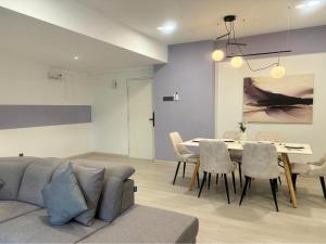Posezení v ubytování 3R12Pax Fahrenheit88 C10-14 Opposite Pavilion KL Bukit Bintang Kaite Homestay