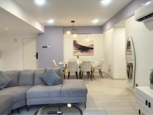 Posezení v ubytování 3R12Pax Fahrenheit88 C10-14 Opposite Pavilion KL Bukit Bintang Kaite Homestay