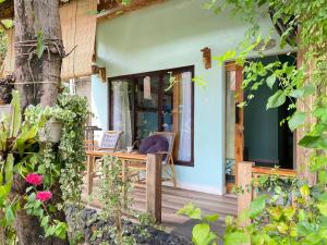 Marta House gili air外面的花园