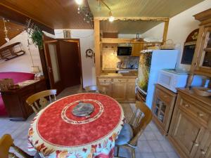 Fotografie z fotogalerie ubytování Appartement à Abondance, à deux pas du centre, avec parking - FR-1-692-109 v destinaci Abondance + 7 fotografií