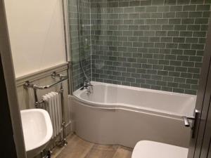 Crofters Lodge tesisinde bir banyo