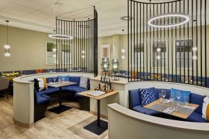 Posezení v ubytování Courtyard by Marriott Schwerin